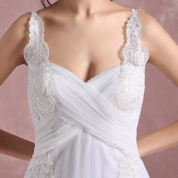 Elegant White Wedding Dresses 2018 A-Line / Princess Shoulders Sleeveless Backless Appliques Lace Court Train Ruffle