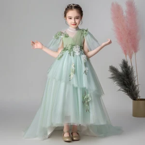 Fée Des Fleurs Vert Transparentes Robe Ceremonie Fille 2019 Empire Col Haut Sans Manches Appliques Fleur Train De Balayage Volants Robe Pour Mariage