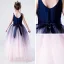 Chic / Belle Bleu Marine Dégradé De Couleur Robe Ceremonie Fille 2019 Robe Boule V-Cou Sans Manches Ceinture Longue Volants Dos Nu Robe Pour Mariage