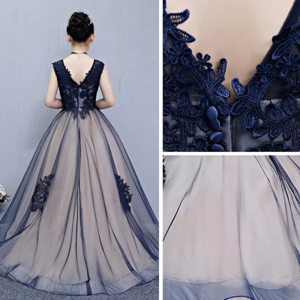 Chic / Beautiful Navy Blue Flower Girl Dresses 2019 A-Line / Princess V-Neck Sleeveless Appliques Lace Sweep Train Ruffle Backless Wedding Party Dresses
