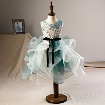Eleganta Grön Brudnäbbsklänning 2019 Balklänning Urringning Ärmlös Appliqués Paljetter Te Längd Cascading Volanger Halterneck Klänning Till Bröllop