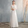 Schöne Himmelblau Satin Brautjungfernkleider 2019 A Linie V-Ausschnitt 1/2 Ärmel Stoffgürtel Perlenstickerei Lange Rüschen Kleider Für Hochzeit