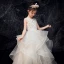 Meilleur Gris Dentelle Percé Robe Ceremonie Fille 2019 Robe Boule Encolure Dégagée Sans Manches Train De Balayage Volants en Cascade Robe Pour Mariage