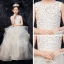 Meilleur Gris Dentelle Percé Robe Ceremonie Fille 2019 Robe Boule Encolure Dégagée Sans Manches Train De Balayage Volants en Cascade Robe Pour Mariage