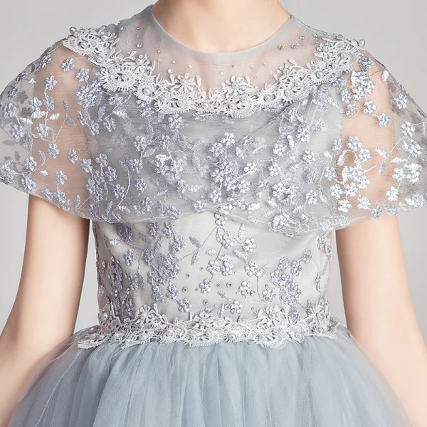 Chic / Beautiful Grey Flower Girl Dresses 2019 A-Line / Princess Scoop Neck Short Sleeve Appliques Lace Beading Pearl Rhinestone Floor-Length / Long Ruffle Wedding Party Dresses