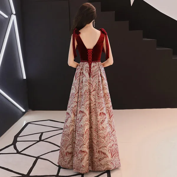 Chic / Belle Bordeaux Daim Jacquard Robe De Soirée 2019 Princesse Transparentes Col v profond Sans Manches Longue Volants Dos Nu Robe De Ceremonie