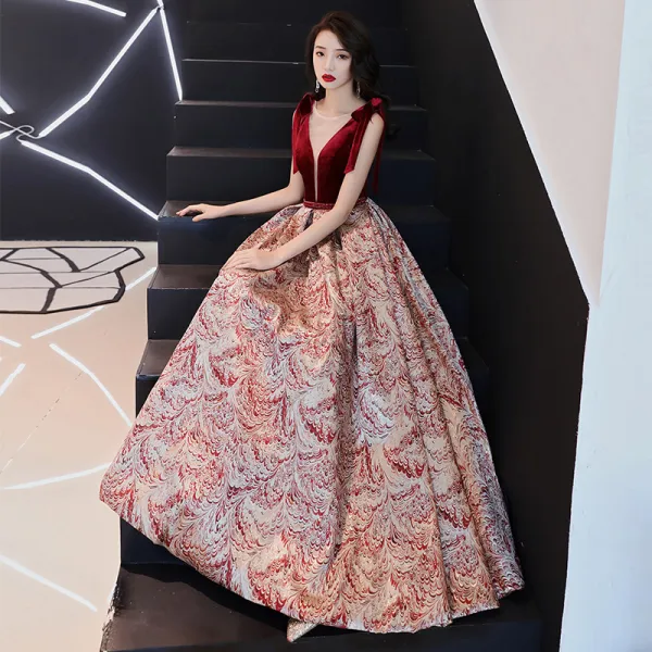 Chic / Belle Bordeaux Daim Jacquard Robe De Soirée 2019 Princesse Transparentes Col v profond Sans Manches Longue Volants Dos Nu Robe De Ceremonie
