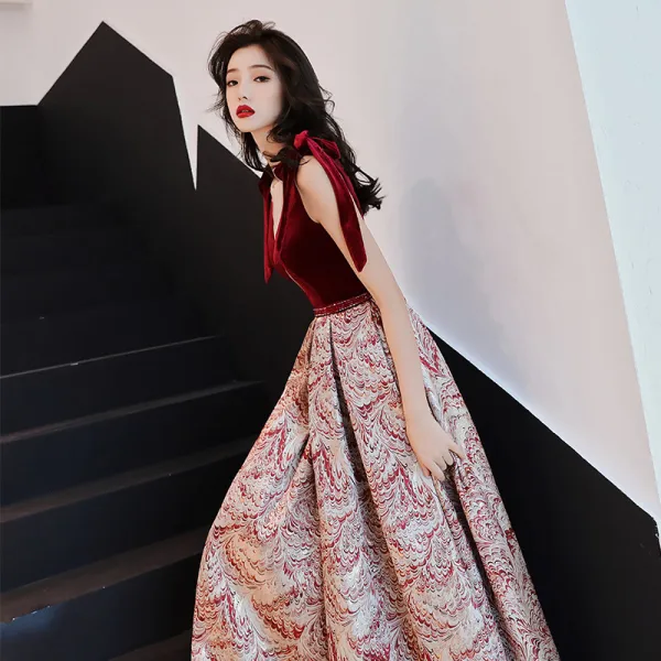 Chic / Belle Bordeaux Daim Jacquard Robe De Soirée 2019 Princesse Transparentes Col v profond Sans Manches Longue Volants Dos Nu Robe De Ceremonie