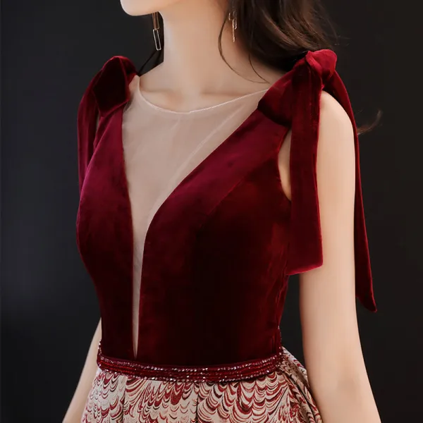 Chic / Belle Bordeaux Daim Jacquard Robe De Soirée 2019 Princesse Transparentes Col v profond Sans Manches Longue Volants Dos Nu Robe De Ceremonie