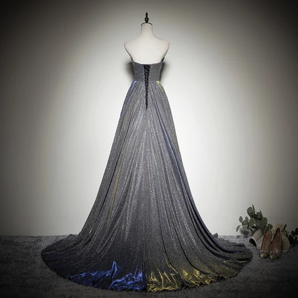 Bling Bling Silber Abendkleider 2019 A Linie Herz-Ausschnitt Ärmellos Glanz Polyester Sweep / Pinsel Zug Rüschen Rückenfreies Festliche Kleider
