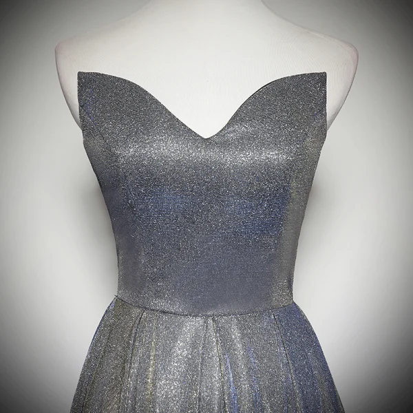 Bling Bling Silber Abendkleider 2019 A Linie Herz-Ausschnitt Ärmellos Glanz Polyester Sweep / Pinsel Zug Rüschen Rückenfreies Festliche Kleider