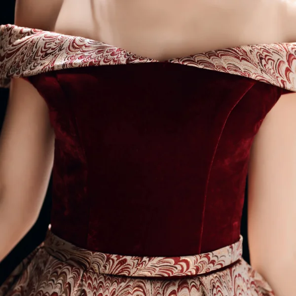 Affordable Burgundy Suede Jacquard Evening Dresses 2019 A-Line / Princess Off-The-Shoulder Short Sleeve Sash Floor-Length / Long Backless Formal Dresses