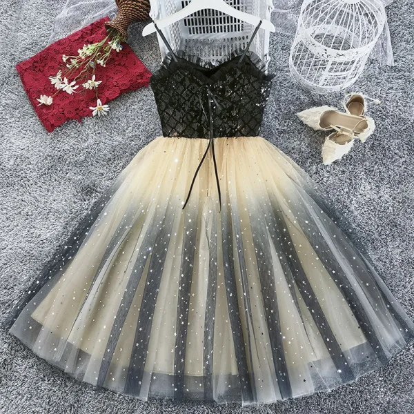Chic / Belle Noire Champagne Robe De Fete 2019 Princesse Bretelles Spaghetti Sans Manches Glitter Tulle Paillettes Thé Longueur Volants Dos Nu Robe De Ceremonie