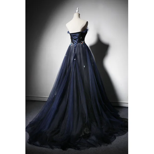 Elegant Mørk Marineblå Selskapskjoler 2019 Prinsesse Kjæreste Uten Ermer Brodert Blomst Beading Perle Feie Tog Buste Ryggløse Formelle Kjoler
