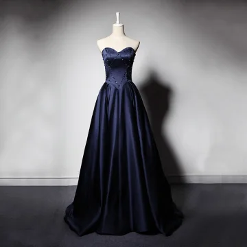 Elegante Marineblau Satin Abendkleider 2019 A Linie Herz Ausschnitt Ärmellos Perlenstickerei Lange Rüschen Rückenfreies Festliche Kleider