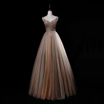 Luxe Champagne Gris Robe De Bal 2019 Princesse Bretelles Spaghetti Sans Manches Appliques En Dentelle Perlage Longue Volants Dos Nu Robe De Ceremonie