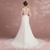 Elegante Ivory / Creme Durchbohrt Brautkleider 2018 Mermaid V-Ausschnitt Ärmellos Applikationen Mit Spitze Hof-Schleppe