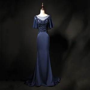 Élégant Bleu Marine Transparentes Robe De Soirée 2019 Trompette Sirène Encolure Dégagée 1 2 Manches Faux Diamant Appliques En Dentelle Glitter Paillettes Train De Balayage Volants Dos Nu Robe De Ceremonie