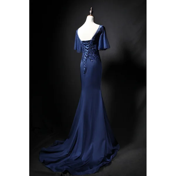 Élégant Bleu Marine Transparentes Robe De Soirée 2019 Trompette / Sirène Encolure Dégagée 1/2 Manches Faux Diamant Appliques En Dentelle Glitter Paillettes Train De Balayage Volants Dos Nu Robe De Ceremonie