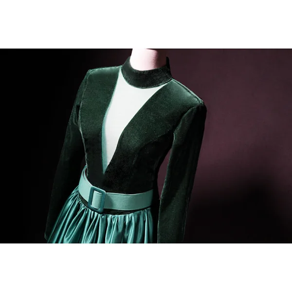 Vintage / Originale Vert Foncé Daim Satin Robe De Soirée 2019 Princesse Col Haut Transparentes Col v profond Sans Manches Ceinture Longue Volants Dos Nu Robe De Ceremonie