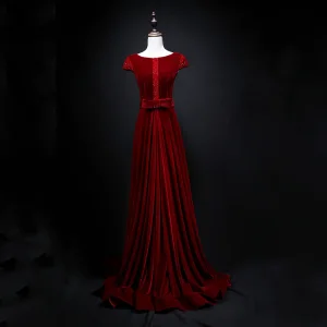 Klassisk Burgunder Suede Selskapskjoler 2019 Prinsesse Scoop Halsen Hette Ermer Beading Sløyfe Sash Feie Tog Buste Ryggløse Formelle Kjoler