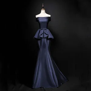 Simple Bleu Marine Satin Robe De Soirée 2019 Trompette Sirène Bustier Sans Manches Noeud Ceinture Train De Balayage Volants Dos Nu Robe De Ceremonie