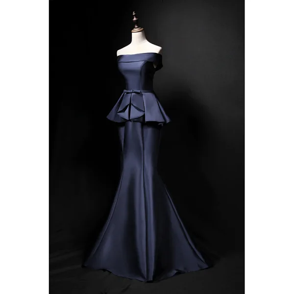 Simple Bleu Marine Satin Robe De Soirée 2019 Trompette / Sirène Bustier Sans Manches Noeud Ceinture Train De Balayage Volants Dos Nu Robe De Ceremonie