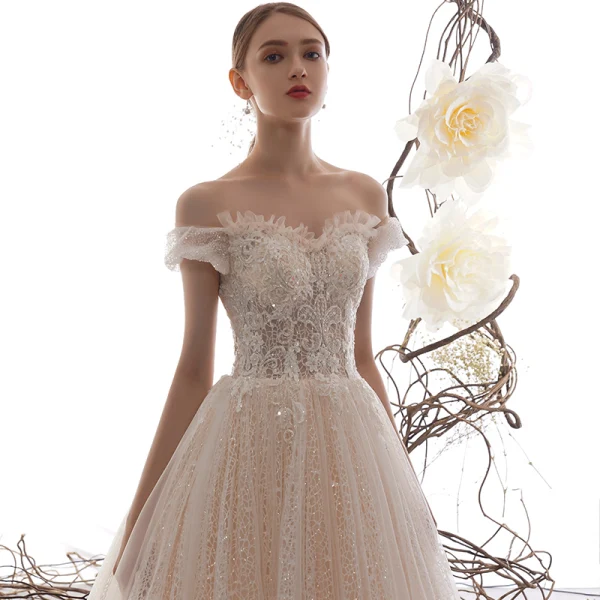 Bäst Champagne Spets Bröllopsklänningar 2019 Prinsessa Av Axeln Pösigt Korta ärm Halterneck Appliqués Spets Beading Glittriga / Glitter Tyll Cathedral Train Ruffle