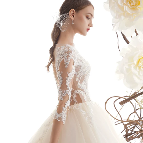Illusion Champagner Durchsichtige Brautkleider / Hochzeitskleider 2019 A Linie Eckiger Ausschnitt 3/4 Ärmel Applikationen Spitze Perlenstickerei Kathedrale Schleppe Rüschen