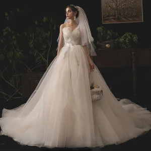 Eleganckie Szampan Suknie Ślubne 2019 Princessa Kochanie Bez Rękawów Bez Pleców Frezowanie Trenem Kaplica Wzburzyć
