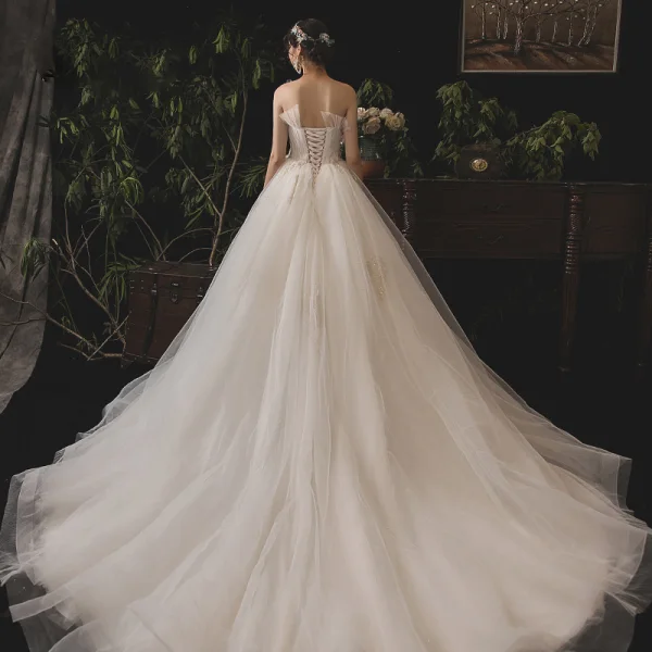 Elegant Champagne Brudekjoler 2019 Prinsesse Kjæreste Uten Ermer Ryggløse Beading Chapel Train Buste