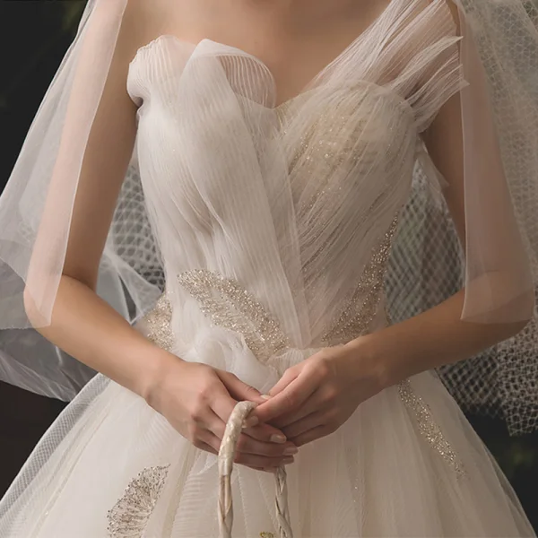 Elegant Champagne Brudekjoler 2019 Prinsesse Kjæreste Uten Ermer Ryggløse Beading Chapel Train Buste