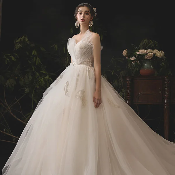 Elegant Champagne Brudekjoler 2019 Prinsesse Kjæreste Uten Ermer Ryggløse Beading Chapel Train Buste