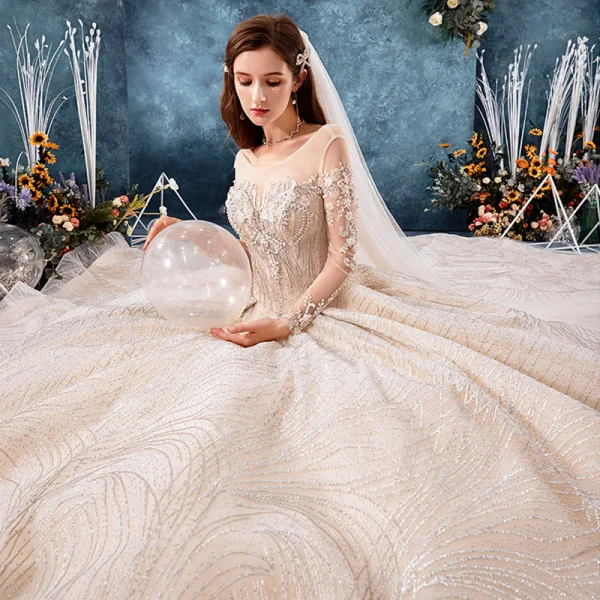 Luxus / Herrlich Champagner Durchsichtige Brautkleider / Hochzeitskleider 2019 Ballkleid Eckiger Ausschnitt Lange Ärmel Rückenfreies Handgefertigt Perlenstickerei Glanz Tülle Königliche Schleppe Rüschen