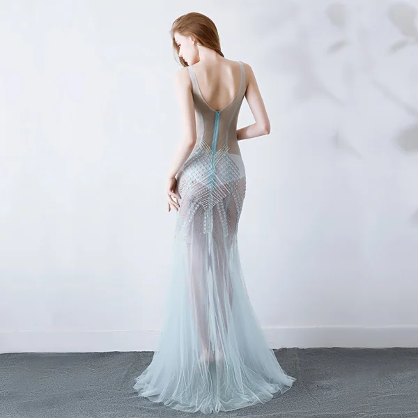 Sexy Himmelblau Durchsichtige Abendkleider 2019 Meerjungfrau V-Ausschnitt Ärmellos Rückenfreies Applikationen Spitze Perlenstickerei Sweep / Pinsel Zug Rüschen Festliche Kleider