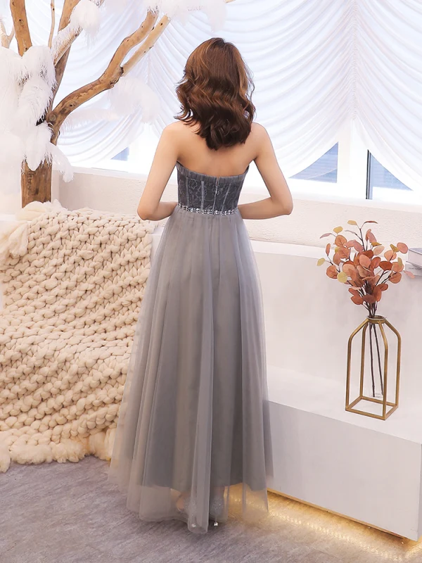 Fine Grå Selskapskjoler 2019 Prinsesse Kjæreste Uten Ermer Rhinestone Sash Lange Buste Ryggløse Formelle Kjoler