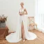 Abordable Ivoire Chiffon Été Transparentes Robe De Mariée 2019 Princesse Encolure Dégagée Sans Manches Appliques En Dentelle Fendue devant Tribunal Train Volants