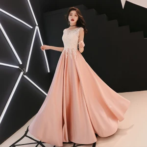 Abordable Perle Rose Satin Robe De Soirée 2019 Princesse Transparentes Encolure Dégagée Sans Manches Appliques En Dentelle Faux Diamant Longue Volants Robe De Ceremonie
