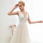 Abordable Champagne Jardin / Extérieur Été Robe De Mariée 2019 Princesse Col v profond Sans Manches Dos Nu Appliques En Dentelle Perlage Chapel Train Volants