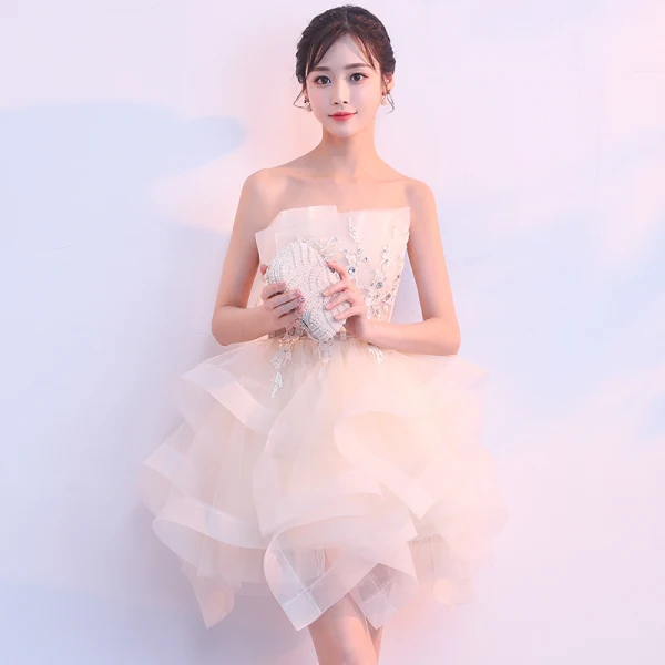 Schöne Champagner Cocktailkleider 2019 Ballkleid Bandeau Ärmellos Applikationen Spitze Strass Kurze Fallende Rüsche Rückenfreies Festliche Kleider