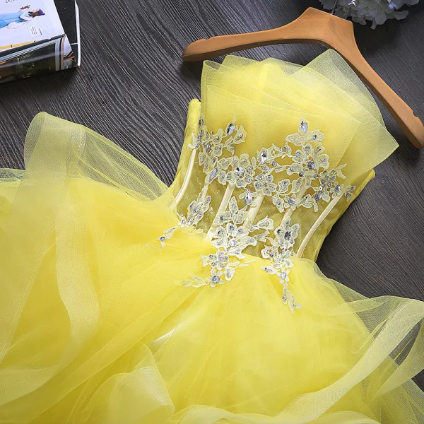 Schöne Champagner Cocktailkleider 2019 Ballkleid Bandeau Ärmellos Applikationen Spitze Strass Kurze Fallende Rüsche Rückenfreies Festliche Kleider
