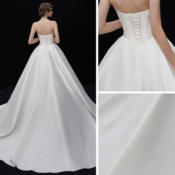 Enkel Champagne Satin Brudekjoler 2019 Prinsesse Kjæreste Uten Ermer Ryggløse Chapel Train Buste