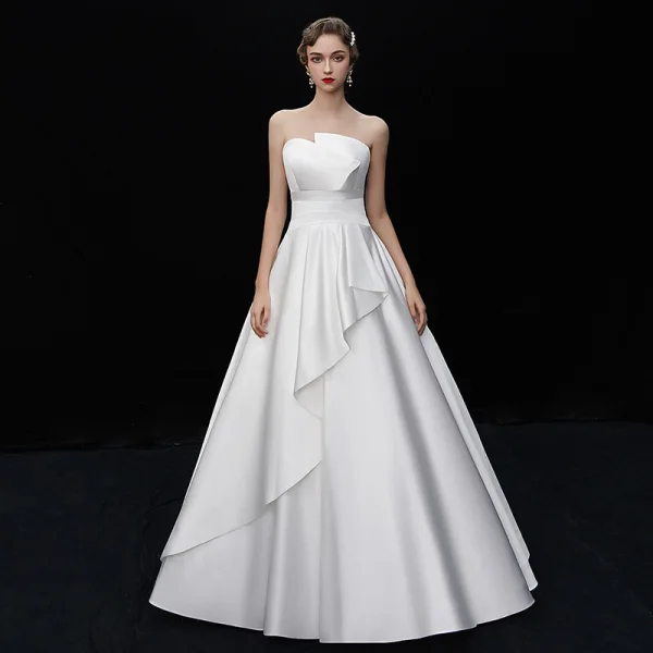 Simple Ivoire Satin Robe De Mariée 2019 Princesse Unique Bustier Sans Manches Dos Nu Longue Volants