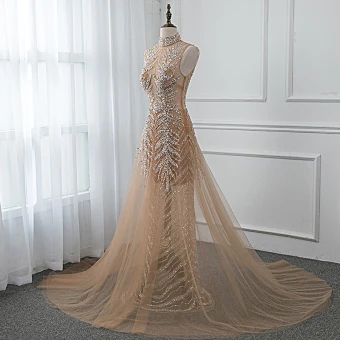 Luxe Doré Transparentes Été Robe De Soirée 2019 Princesse Col Haut Sans Manches Paillettes Perlage Tribunal Train Dos Nu Robe De Ceremonie