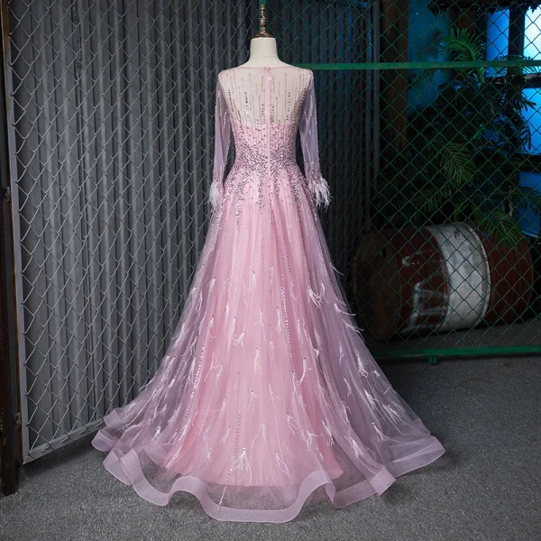 Fabuleux Rougissant Rose Transparentes Robe De Soirée 2019 Princesse Encolure Dégagée 3/4 Manches Plumes Fait main Perlage Longue Volants Robe De Ceremonie