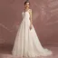 Élégant Ivoire Robe De Mariée 2018 Princesse épaules Sans Manches Dos Nu Appliques En Dentelle Train De Balayage
