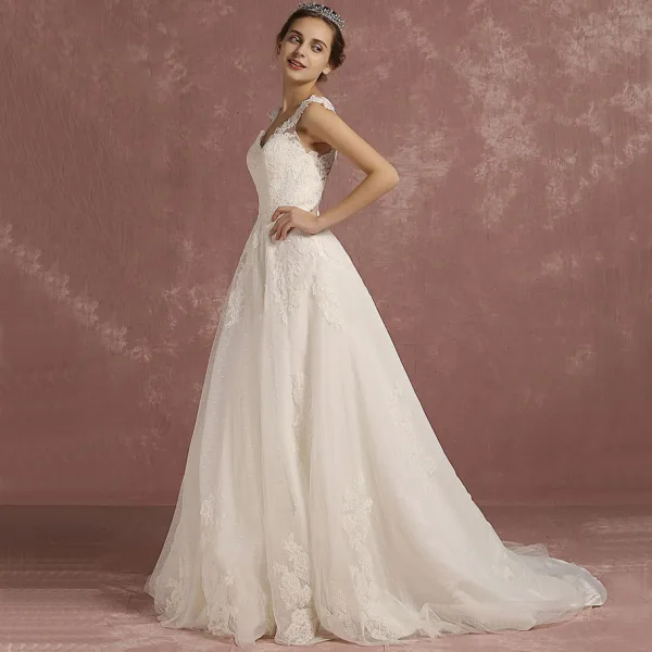 Élégant Ivoire Robe De Mariée 2018 Princesse épaules Sans Manches Dos Nu Appliques En Dentelle Train De Balayage