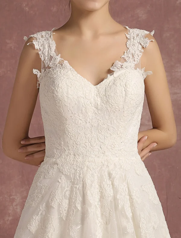 Élégant Ivoire Robe De Mariée 2018 Princesse épaules Sans Manches Dos Nu Appliques En Dentelle Train De Balayage