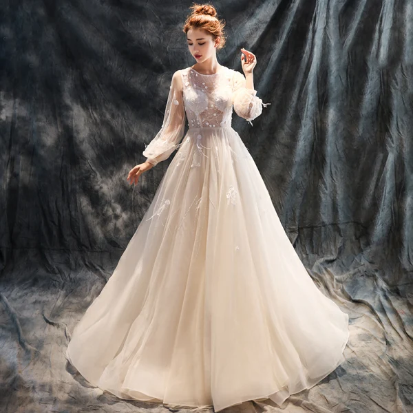 Chic / Belle Salle Robe De Mariée 2017 En Dentelle Paillettes Appliques Fleur Dos Nu Encolure Dégagée Manches Longues Cathedral Train Champagne Princesse