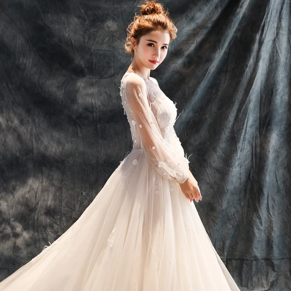 Chic / Belle Salle Robe De Mariée 2017 En Dentelle Paillettes Appliques Fleur Dos Nu Encolure Dégagée Manches Longues Cathedral Train Champagne Princesse